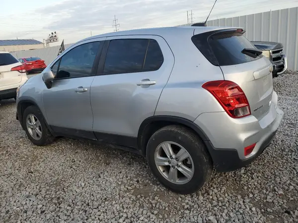 KL7CJNSB1JB547187 2018 CHEVROLET TRAX - Image 2