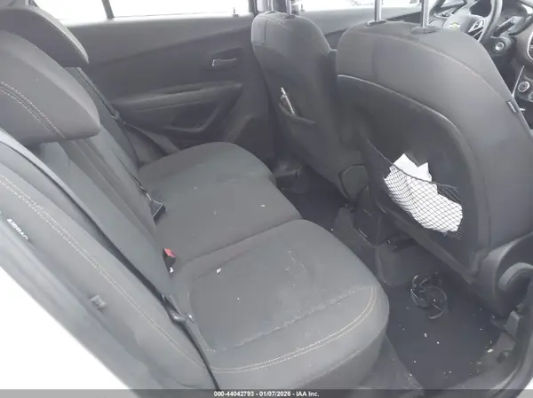 KL7CJNSB1JB576897 2018 CHEVROLET TRAX - Image 8