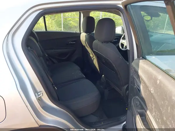 KL7CJNSB1JB579377 2018 CHEVROLET TRAX - Image 8