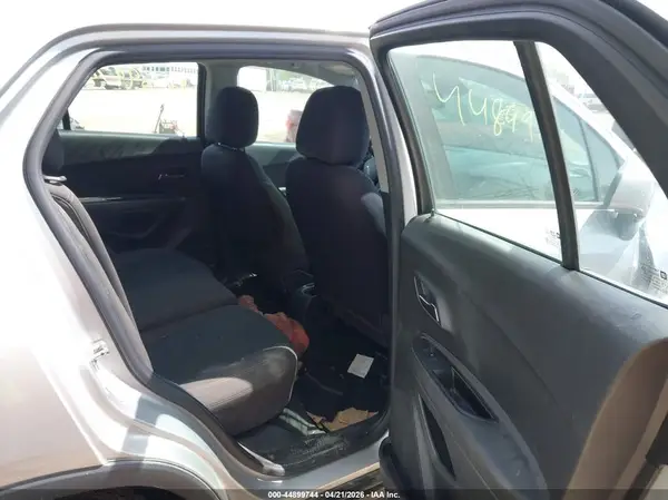 KL7CJNSB1JB596096 2018 CHEVROLET TRAX - Image 8