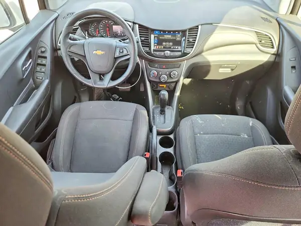 KL7CJNSB1JB699373 2018 CHEVROLET TRAX - Image 8