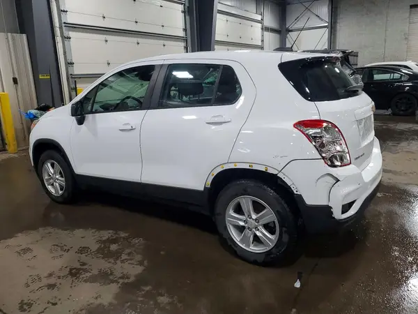KL7CJNSB1JB716530 2018 CHEVROLET TRAX - Image 2
