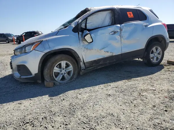 KL7CJNSB1JB719377 2018 CHEVROLET TRAX - Image 1