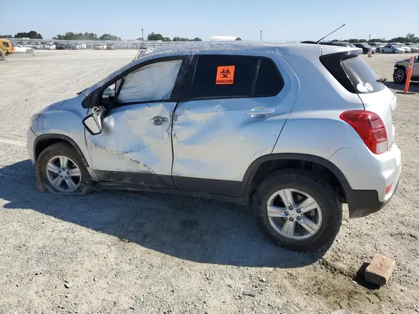 KL7CJNSB1JB719377 2018 CHEVROLET TRAX - Image 2