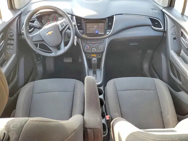 KL7CJNSB1JB721095 2018 CHEVROLET TRAX - Image 8