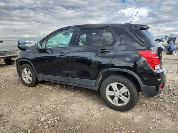 KL7CJNSB1LB038302 2020 CHEVROLET TRAX - Image 2