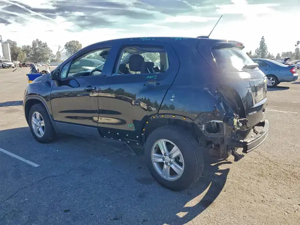 KL7CJNSB1LB061675 2020 CHEVROLET TRAX - Image 2