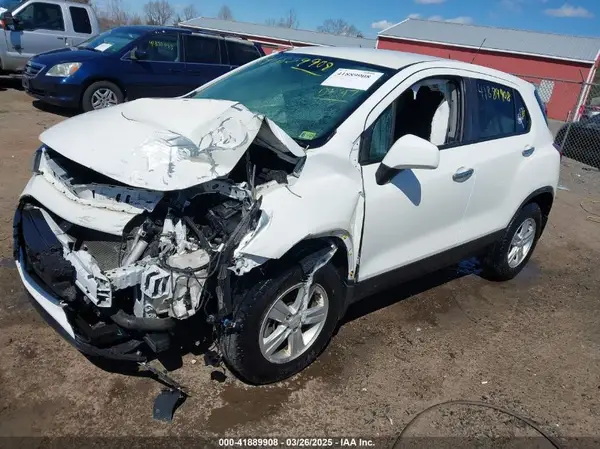 KL7CJNSB1LB090397 2020 CHEVROLET TRAX - Image 2