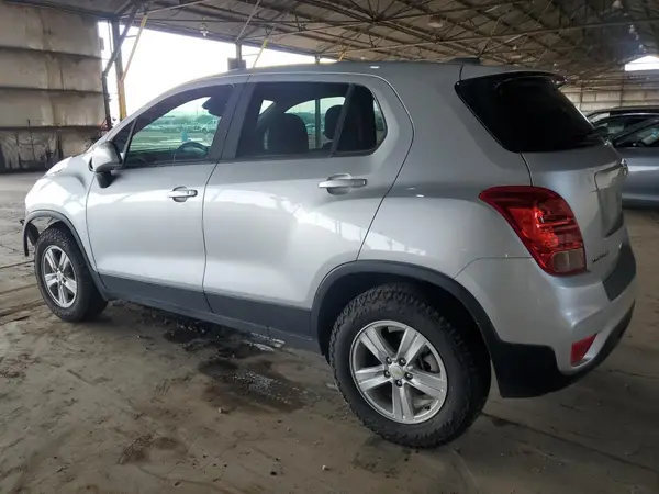 KL7CJNSB1LB312159 2020 CHEVROLET TRAX - Image 2