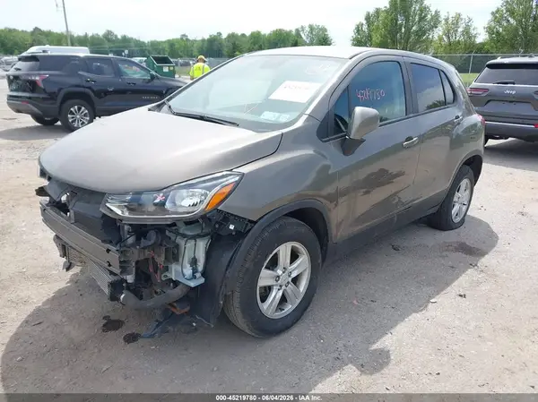 KL7CJNSB1LB344108 2020 CHEVROLET TRAX - Image 2