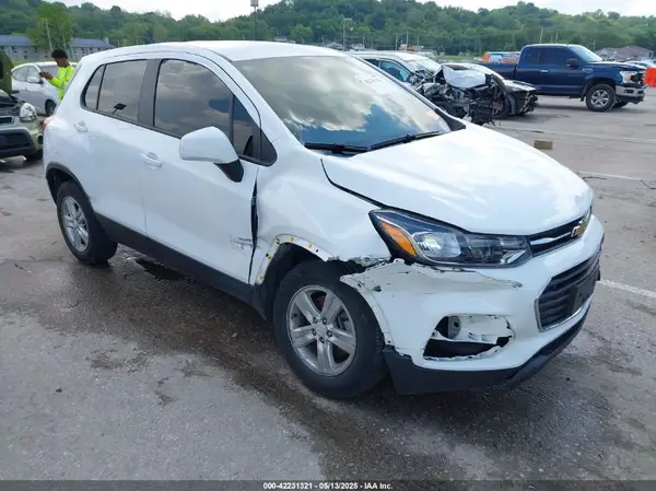 KL7CJNSB1MB301244 2021 CHEVROLET TRAX - Image 1