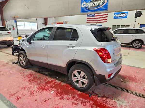 KL7CJNSB1MB327956 2021 CHEVROLET TRAX - Image 2