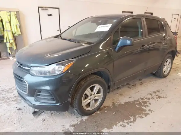 KL7CJNSB1MB348421 2021 CHEVROLET TRAX - Image 2