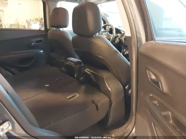 KL7CJNSB1MB348421 2021 CHEVROLET TRAX - Image 8