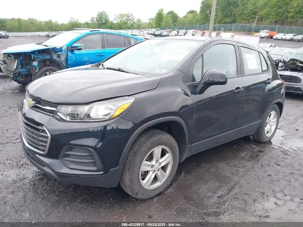 KL7CJNSB1MB354137 2021 CHEVROLET TRAX - Image 2