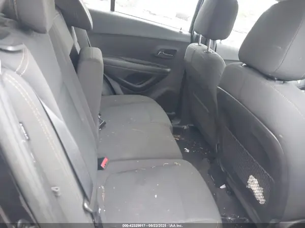 KL7CJNSB1MB354137 2021 CHEVROLET TRAX - Image 8