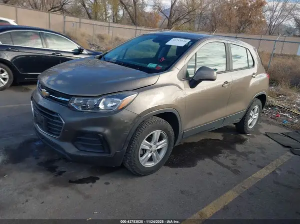 KL7CJNSB1MB358513 2021 CHEVROLET TRAX - Image 2