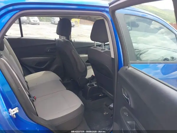 KL7CJNSB2GB536031 2016 CHEVROLET TRAX - Image 8