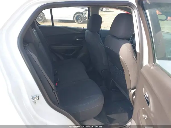 KL7CJNSB2GB559633 2016 CHEVROLET TRAX - Image 8