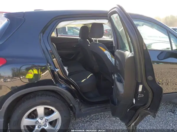KL7CJNSB2GB567635 2016 CHEVROLET TRAX - Image 8