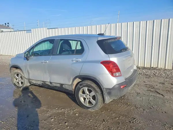 KL7CJNSB2GB610662 2016 CHEVROLET TRAX - Image 2