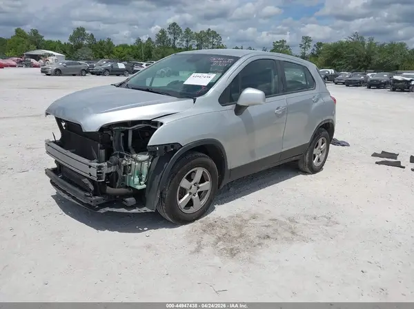 KL7CJNSB2GB617983 2016 CHEVROLET TRAX - Image 2