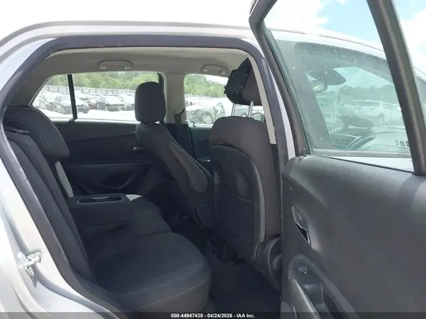 KL7CJNSB2GB617983 2016 CHEVROLET TRAX - Image 8