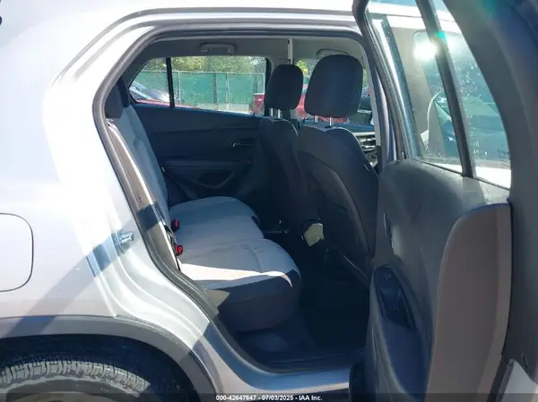 KL7CJNSB2HB086429 2017 CHEVROLET TRAX - Image 8