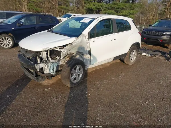 KL7CJNSB2HB129957 2017 CHEVROLET TRAX - Image 2