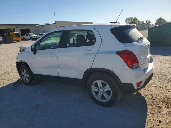 KL7CJNSB2HB207945 2017 CHEVROLET TRAX - Image 2