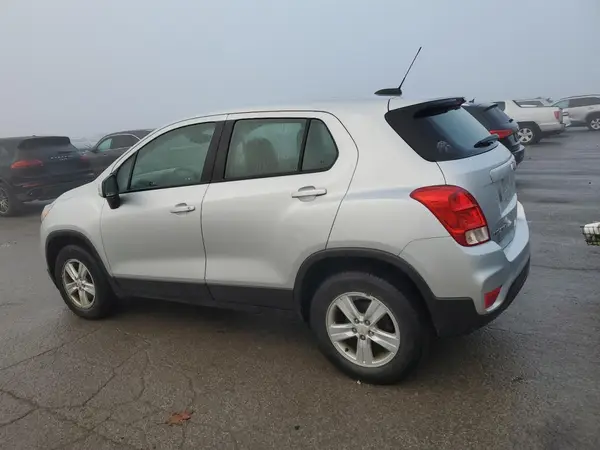 KL7CJNSB2HB209680 2017 CHEVROLET TRAX - Image 2