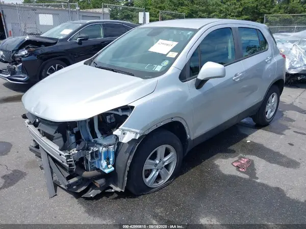 KL7CJNSB2HB247541 2017 CHEVROLET TRAX - Image 2