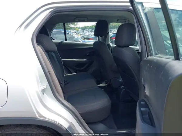 KL7CJNSB2HB247541 2017 CHEVROLET TRAX - Image 8