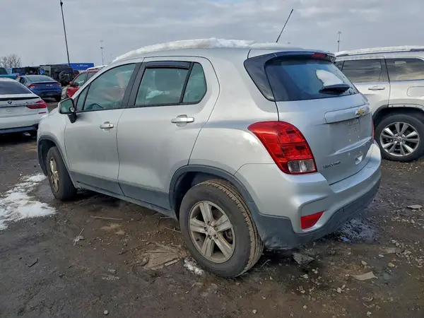 KL7CJNSB2HB248141 2017 CHEVROLET TRAX - Image 2