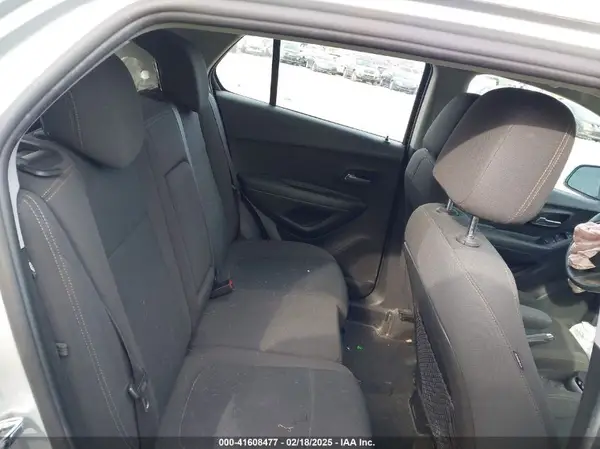 KL7CJNSB2JB530348 2018 CHEVROLET TRAX - Image 8