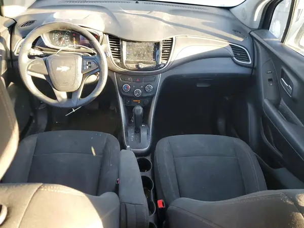 KL7CJNSB2JB548252 2018 CHEVROLET TRAX - Image 8