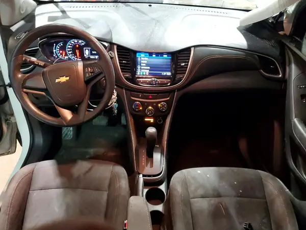KL7CJNSB2JB598813 2018 CHEVROLET TRAX - Image 8