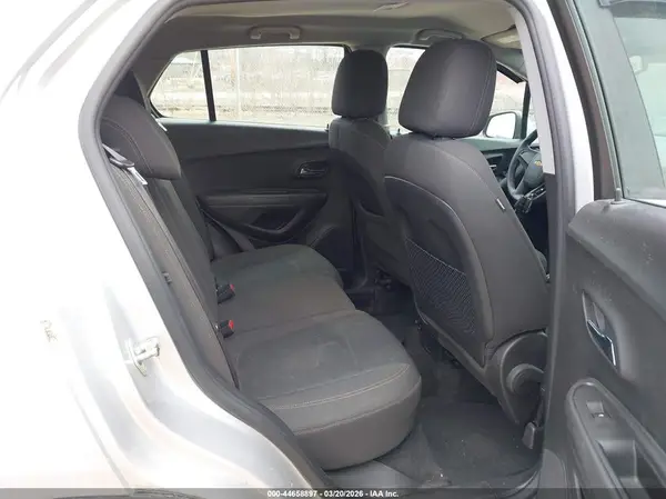 KL7CJNSB2JB706203 2018 CHEVROLET TRAX - Image 8