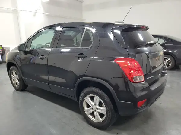 KL7CJNSB2LB032556 2020 CHEVROLET TRAX - Image 2