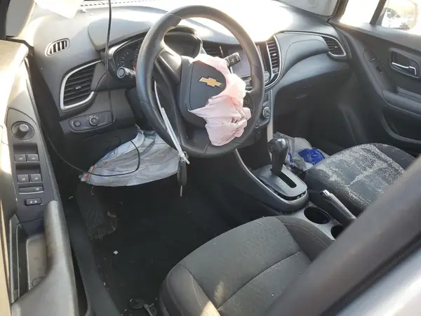 KL7CJNSB2LB310310 2020 CHEVROLET TRAX - Image 8