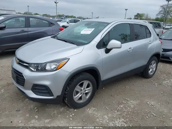 KL7CJNSB2LB312171 2020 CHEVROLET TRAX - Image 2
