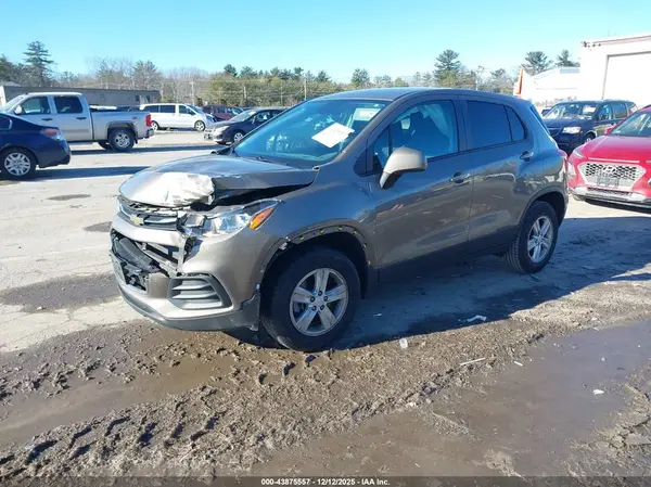 KL7CJNSB2LB347163 2020 CHEVROLET TRAX - Image 2
