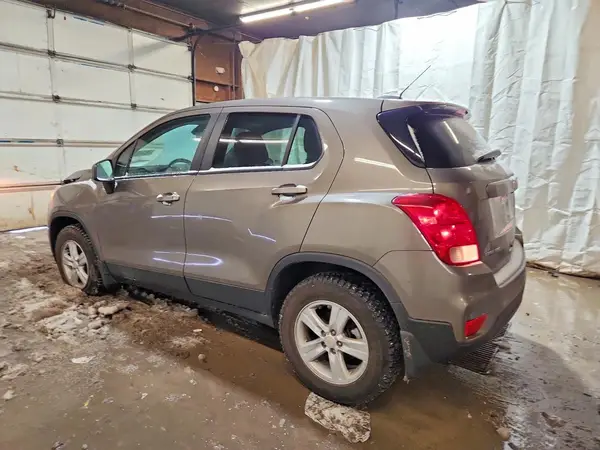 KL7CJNSB2LB349897 2020 CHEVROLET TRAX - Image 2