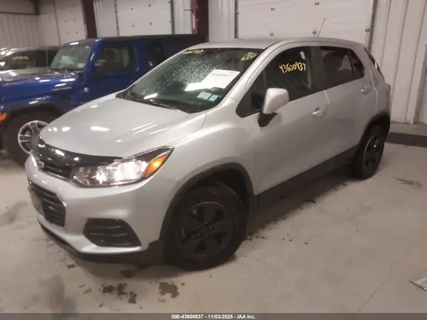 KL7CJNSB2MB301799 2021 CHEVROLET TRAX - Image 2