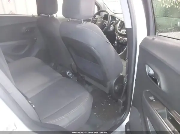 KL7CJNSB2MB301799 2021 CHEVROLET TRAX - Image 8