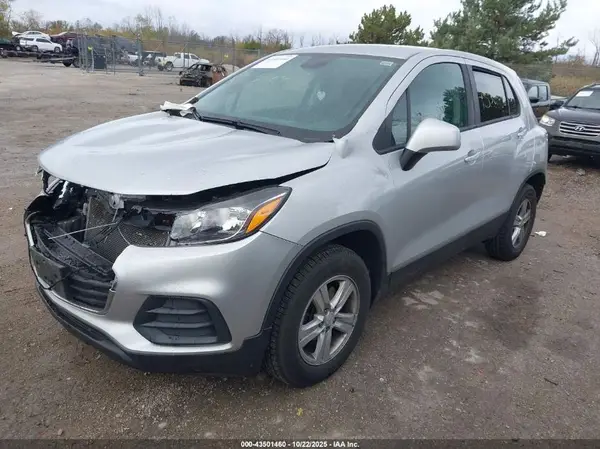 KL7CJNSB2MB315573 2021 CHEVROLET TRAX - Image 2