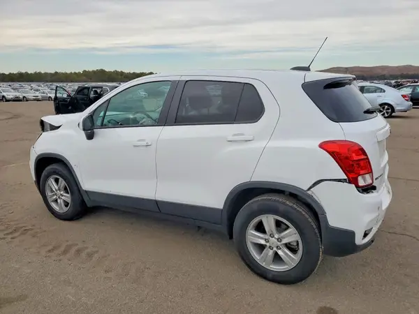 KL7CJNSB2MB347987 2021 CHEVROLET TRAX - Image 2