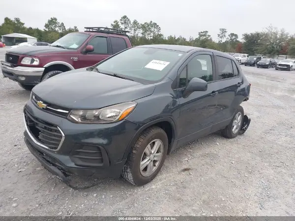 KL7CJNSB2MB356608 2021 CHEVROLET TRAX - Image 2
