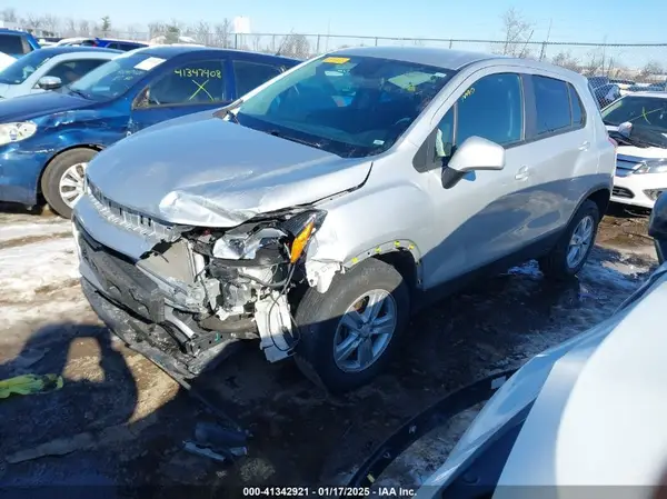 KL7CJNSB2MB359606 2021 CHEVROLET TRAX - Image 2