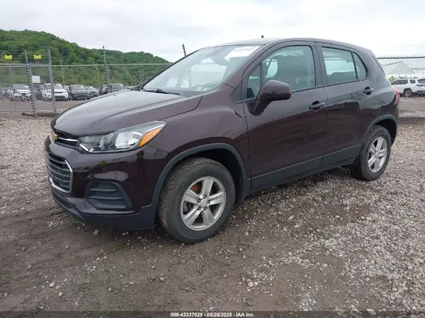KL7CJNSB2MB360206 2021 CHEVROLET TRAX - Image 2